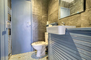 WC- click for photo gallery